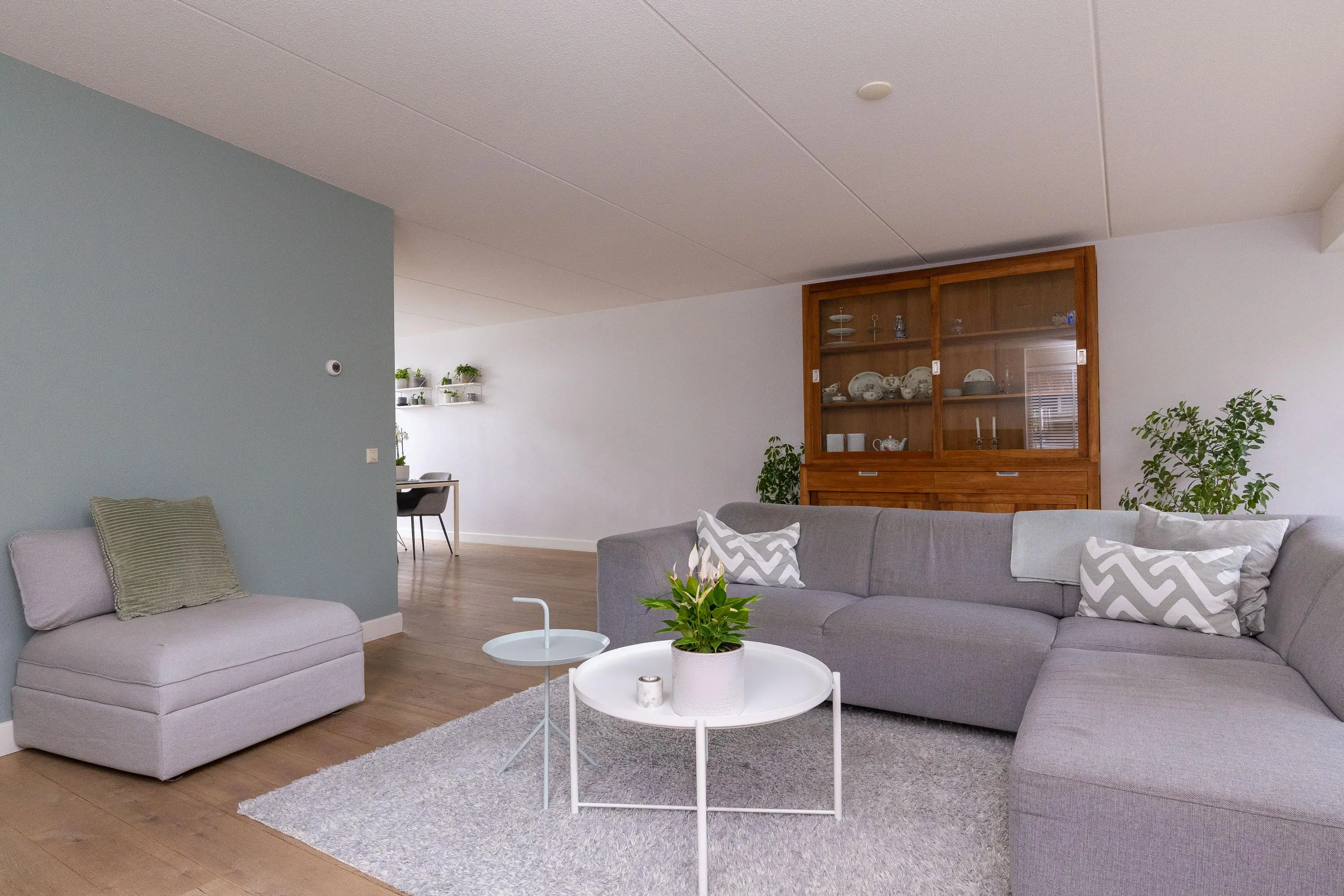 John Raedeckerhof 203