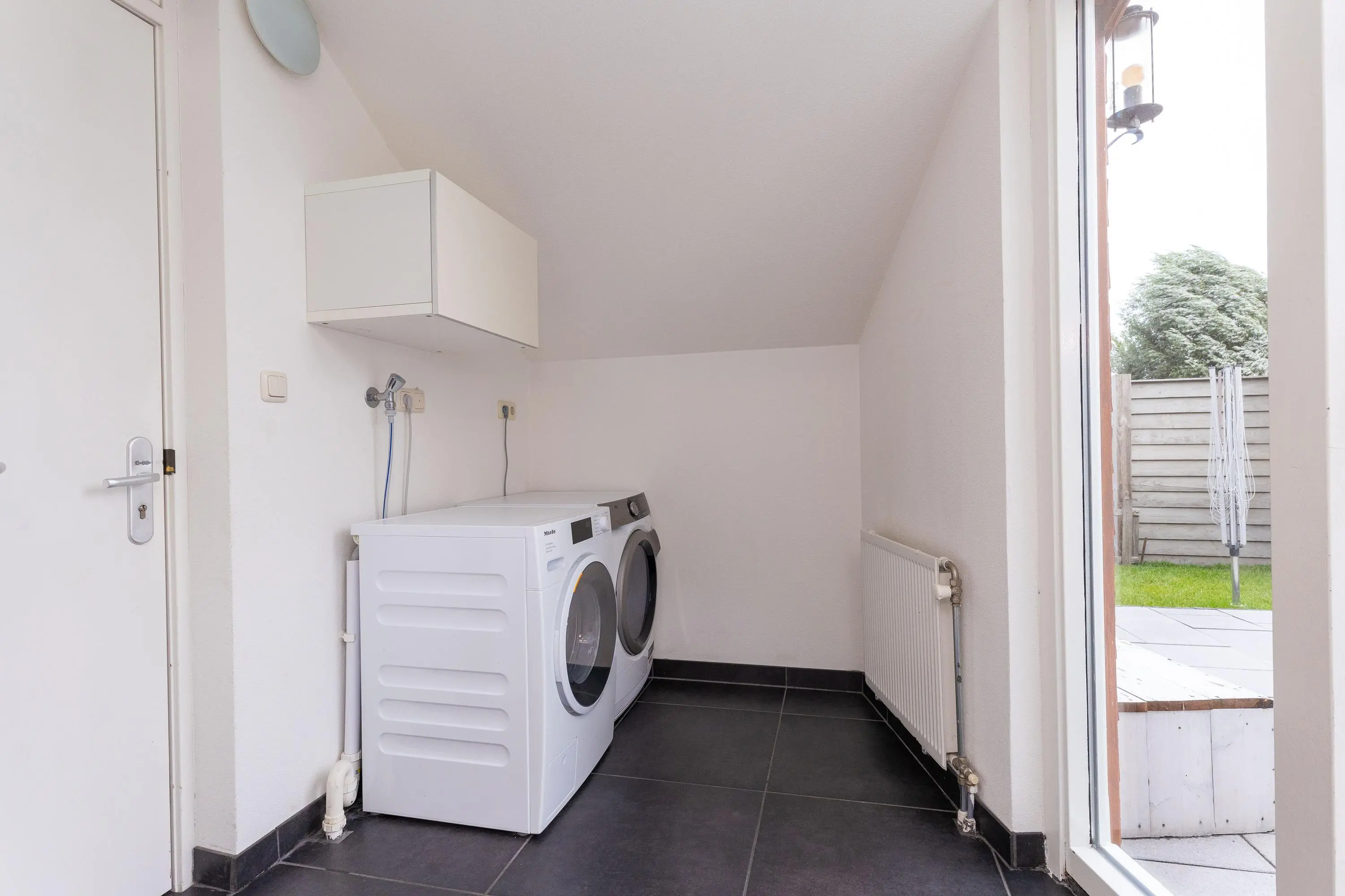 John Raedeckerhof 203