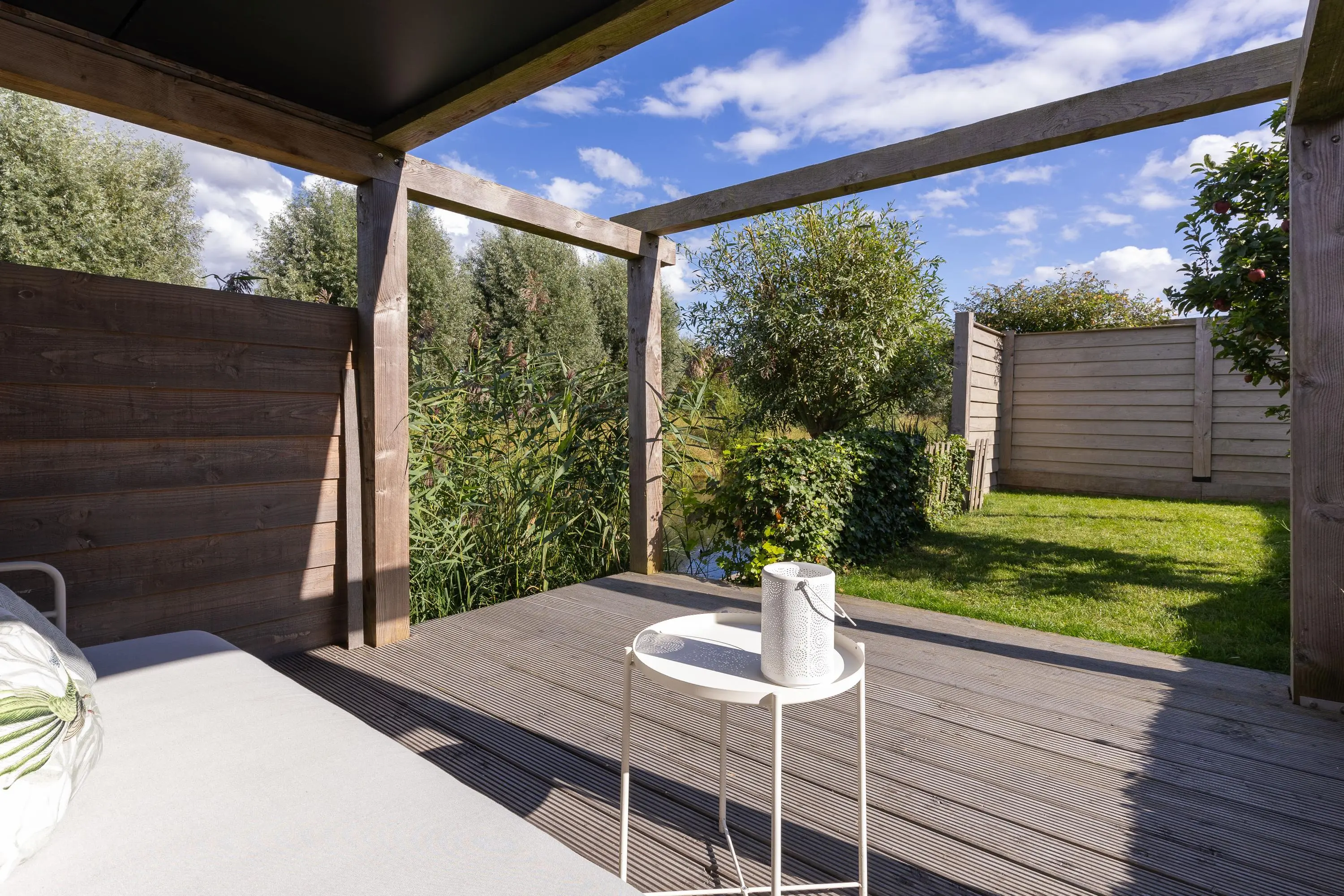 John Raedeckerhof 203