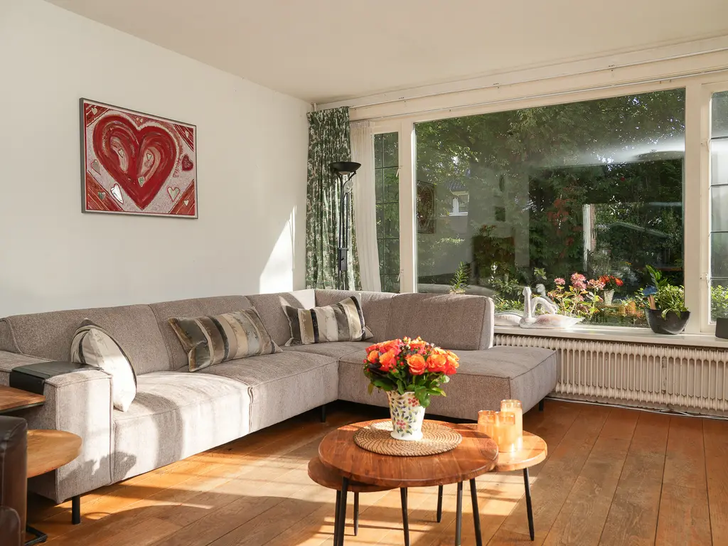 Juliana van Stolberglaan 26, NAARDEN