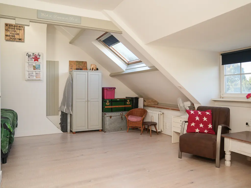 Juliana van Stolberglaan 26, NAARDEN