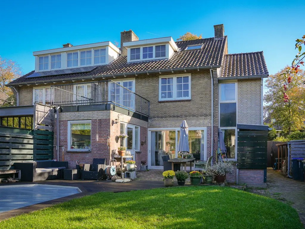 Juliana van Stolberglaan 26, NAARDEN