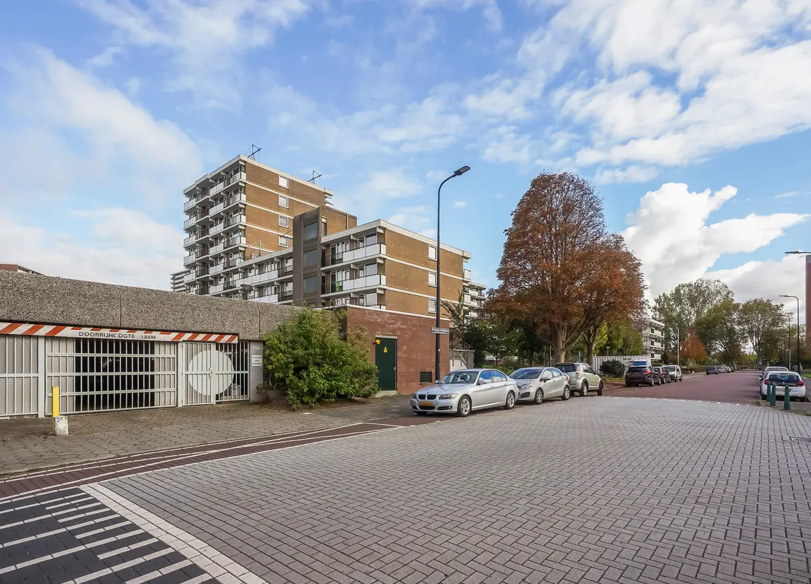 Hammarskjöldlaan 577