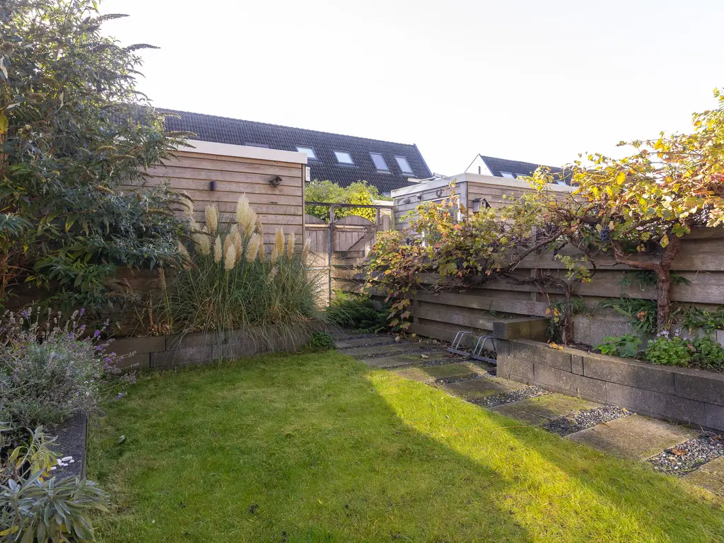 Van Goghhof 10, HOORN