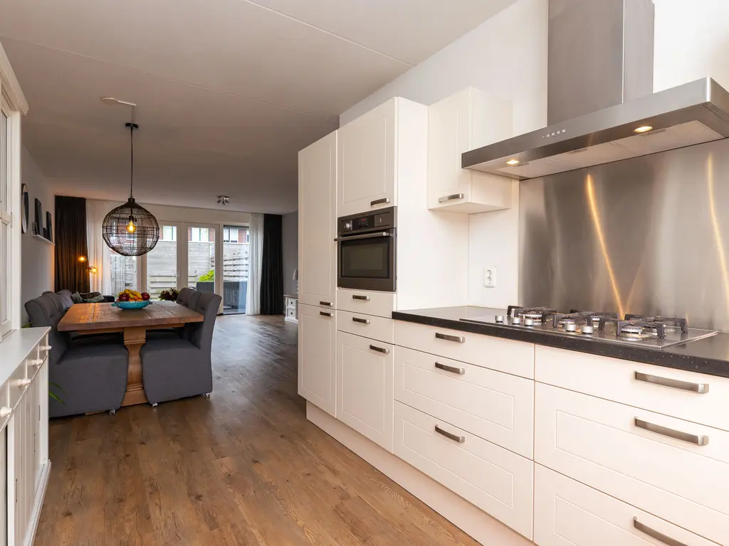 Adriaan Anthoniszstraat 4, ZWAAG