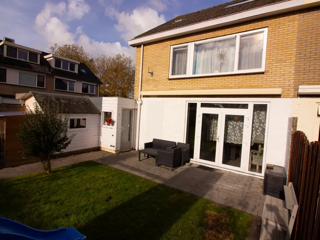 Hertog Albrechtstraat 24, BOVENKARSPEL