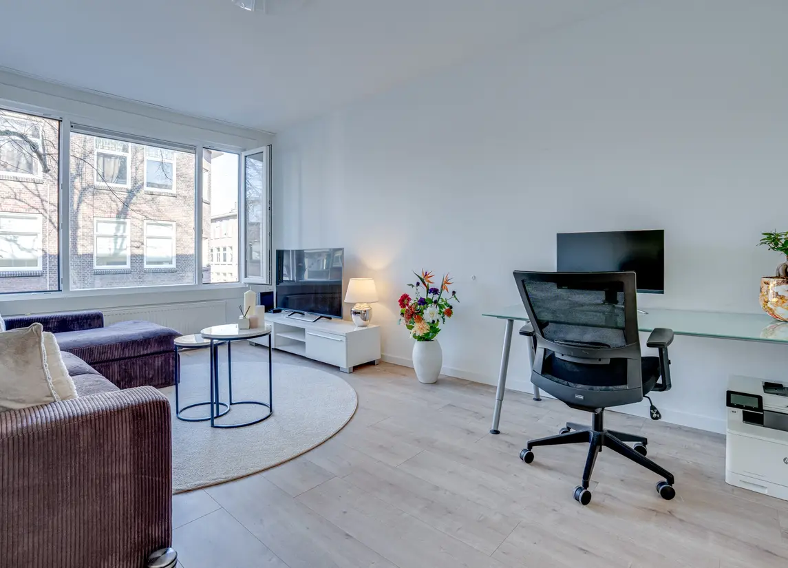 Muiderbergsestraat 24