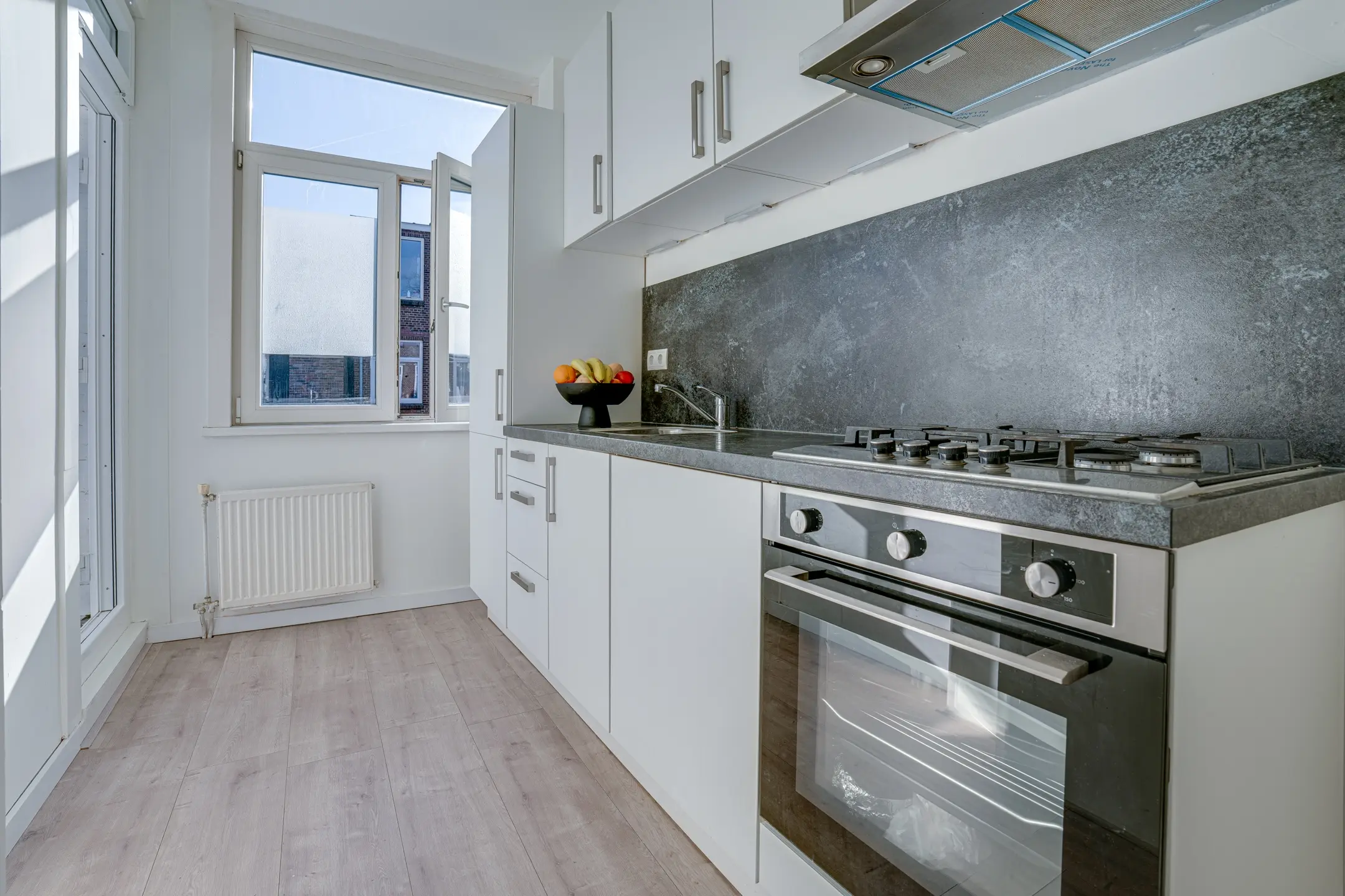 Muiderbergsestraat 24