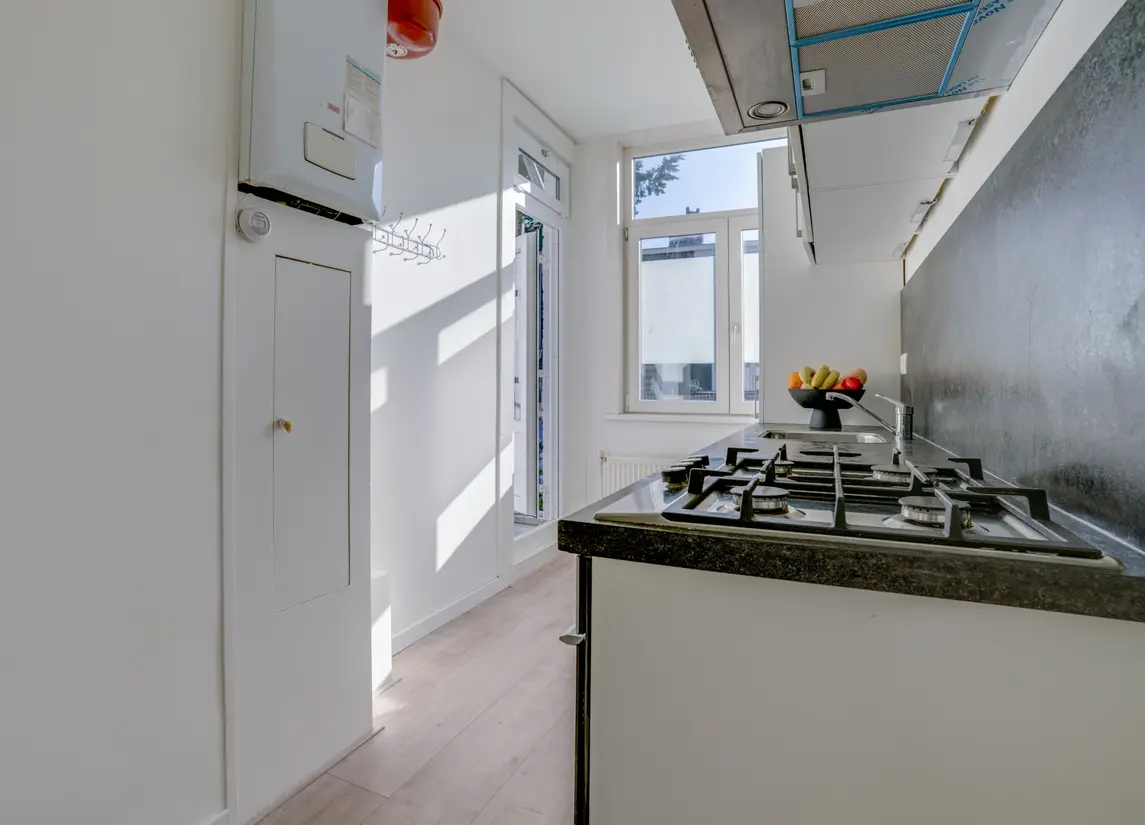 Muiderbergsestraat 24