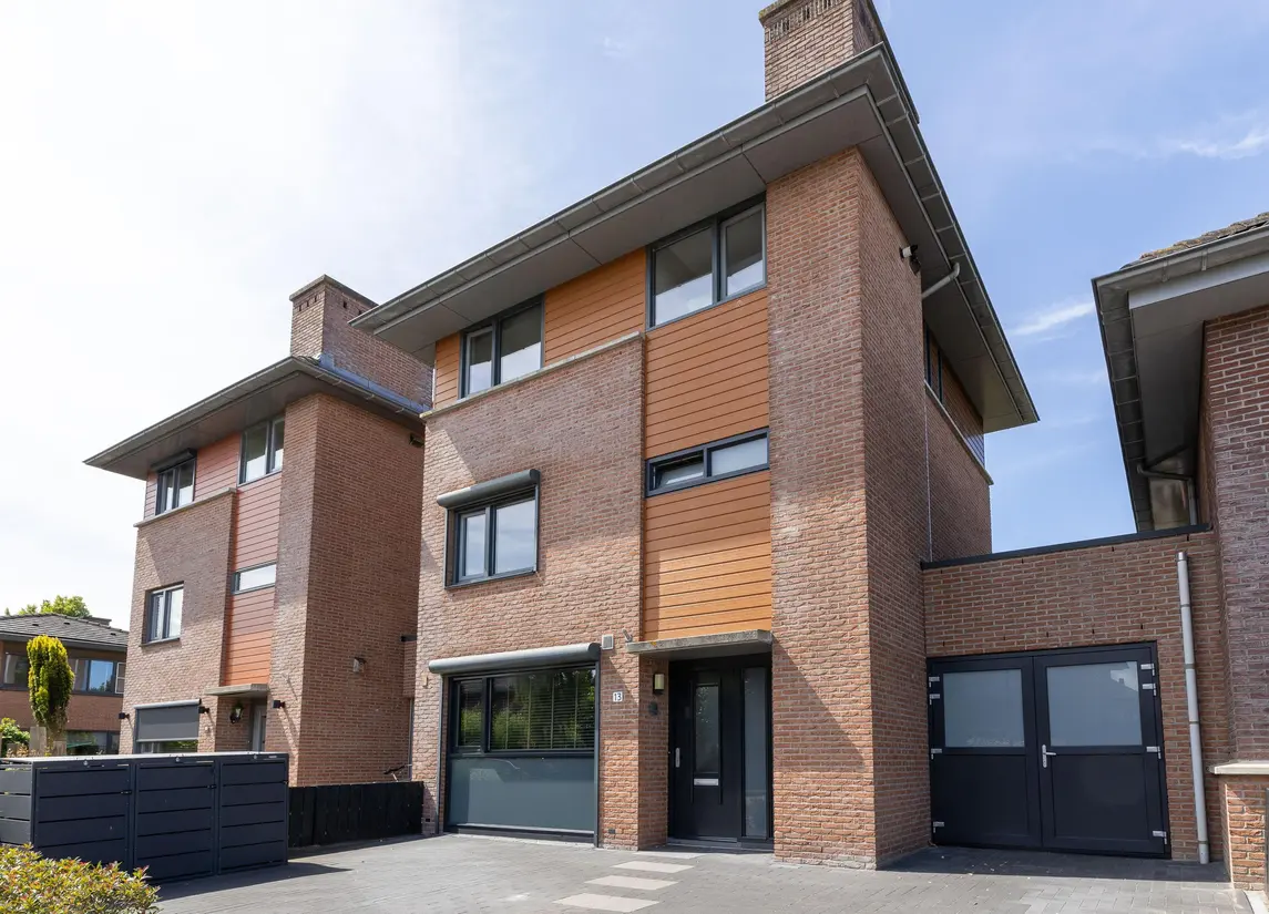 John Raedeckerhof 13