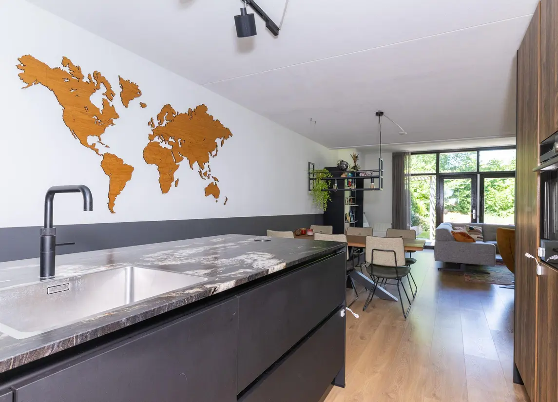 John Raedeckerhof 13