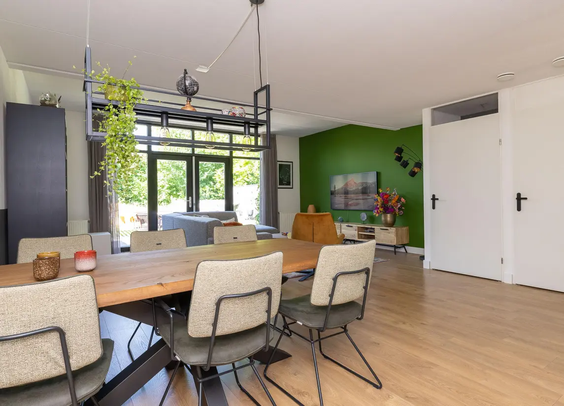 John Raedeckerhof 13