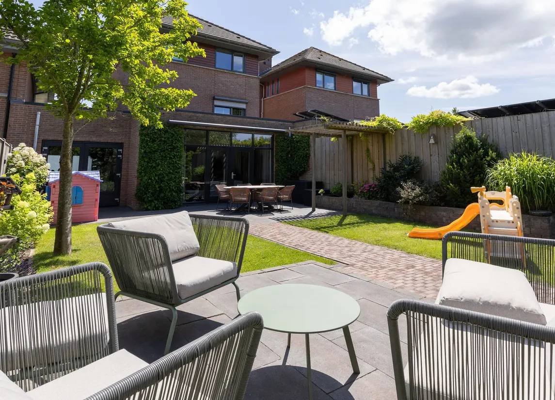 John Raedeckerhof 13