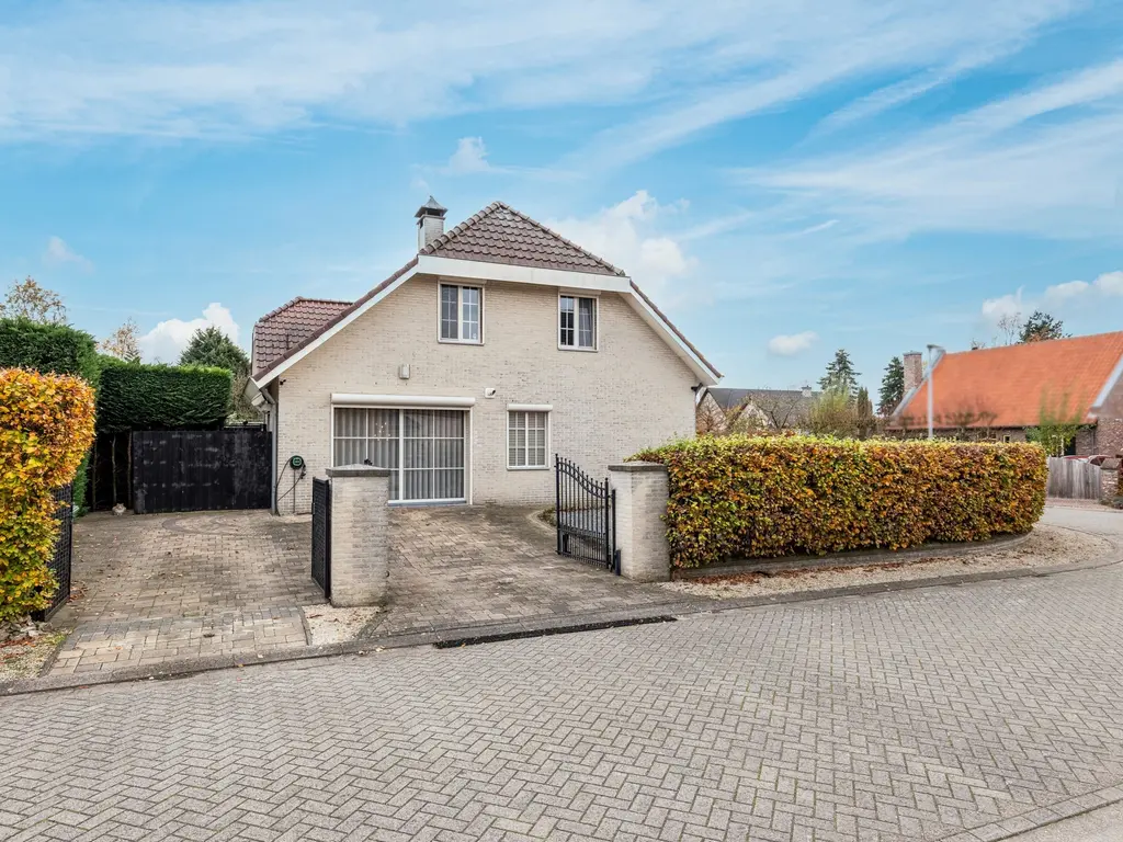 Huzenblek 75  , Ravels