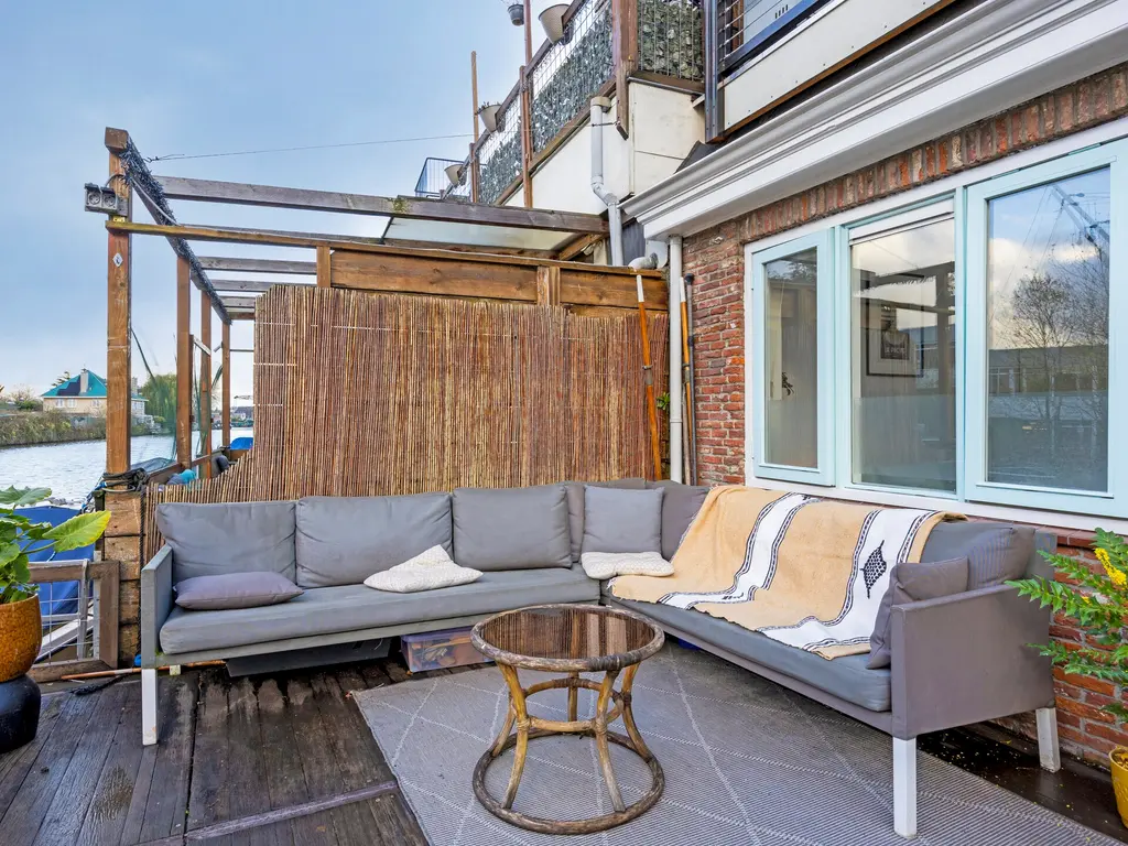 Lage Rijndijk 74, Leiden