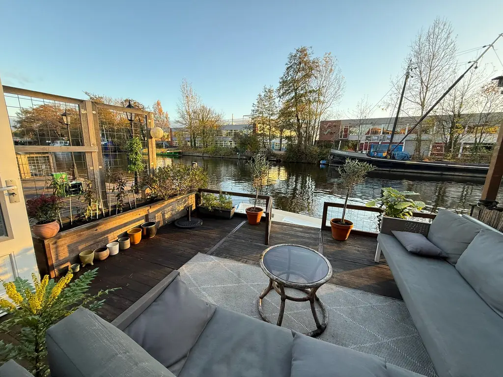 Lage Rijndijk 74, Leiden