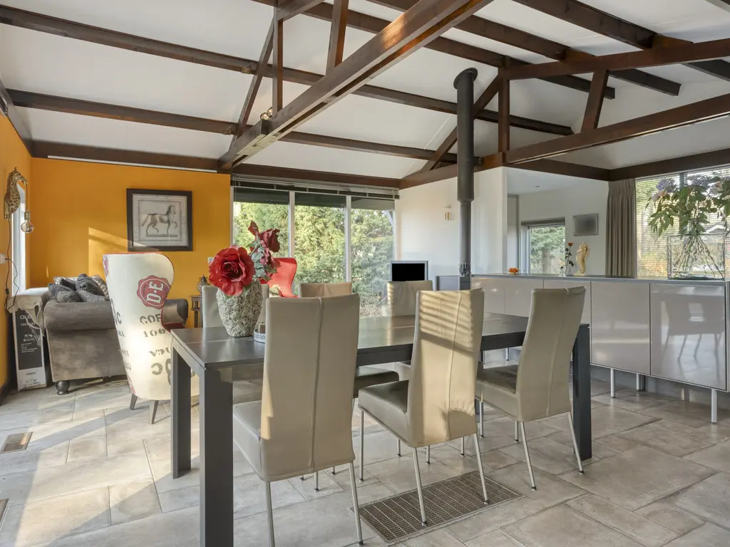 De Stille Wille 159, OOST WEST EN MIDDELBEERS