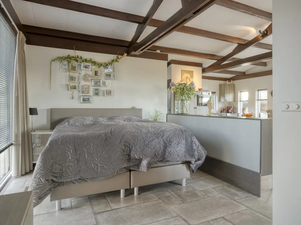 De Stille Wille 159, OOST WEST EN MIDDELBEERS