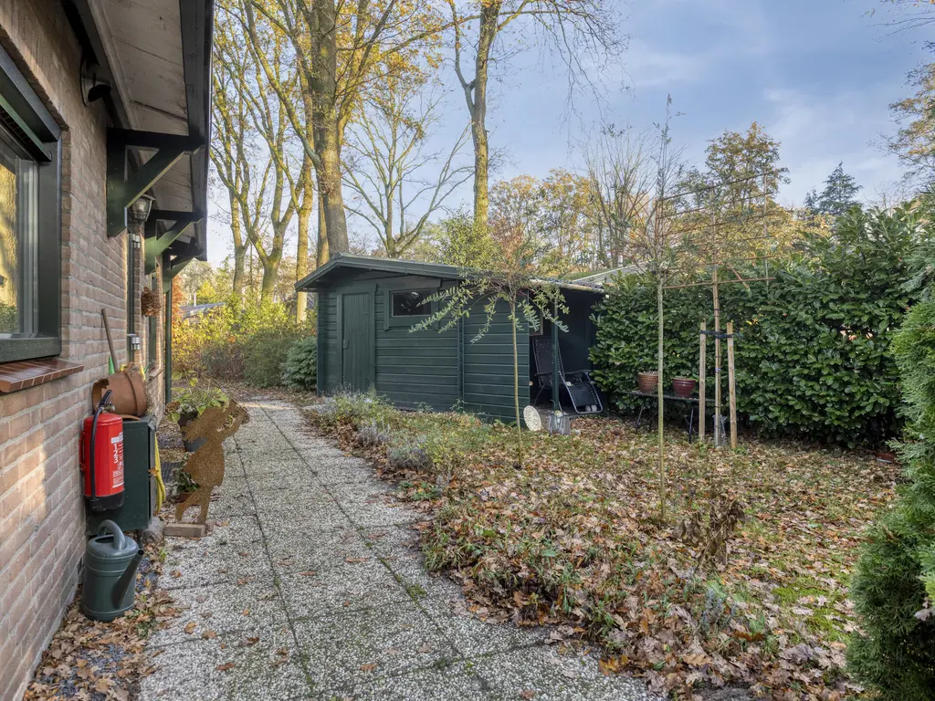 De Stille Wille 159, OOST WEST EN MIDDELBEERS