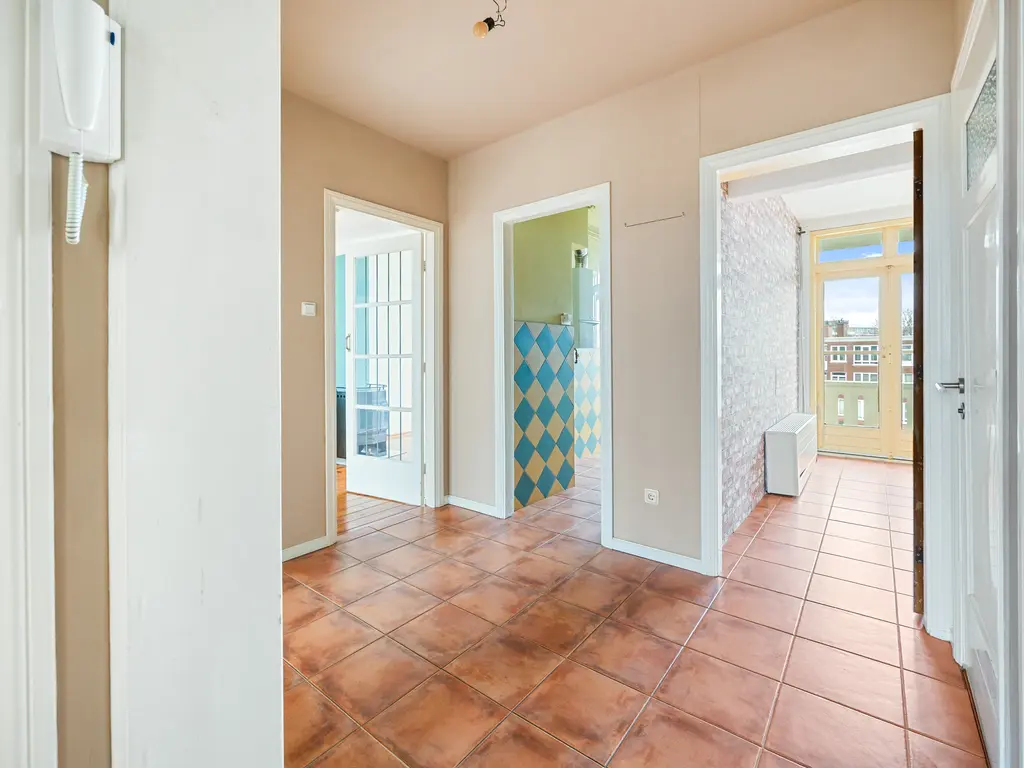 Veenendaalkade 77, Den Haag