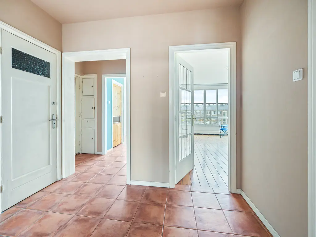 Veenendaalkade 77, Den Haag