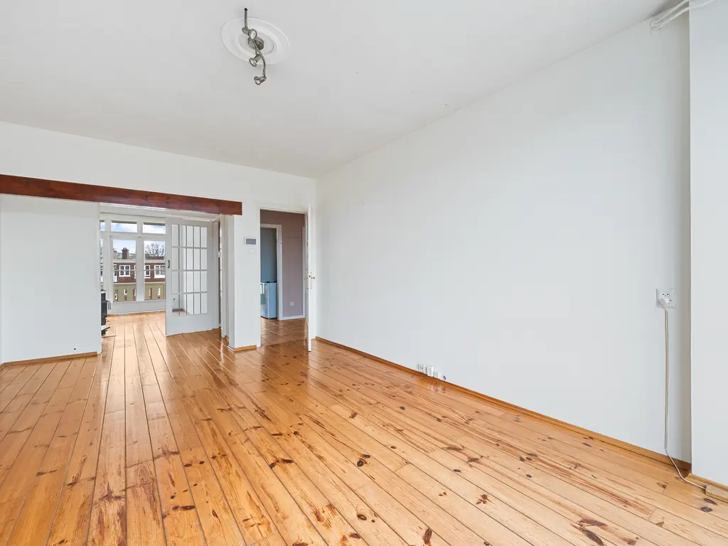 Veenendaalkade 77, Den Haag