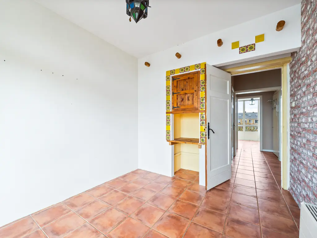 Veenendaalkade 77, Den Haag