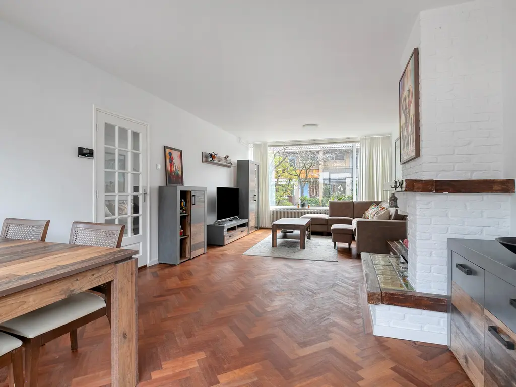 Nicolaas Maeslaan 7, Oegstgeest