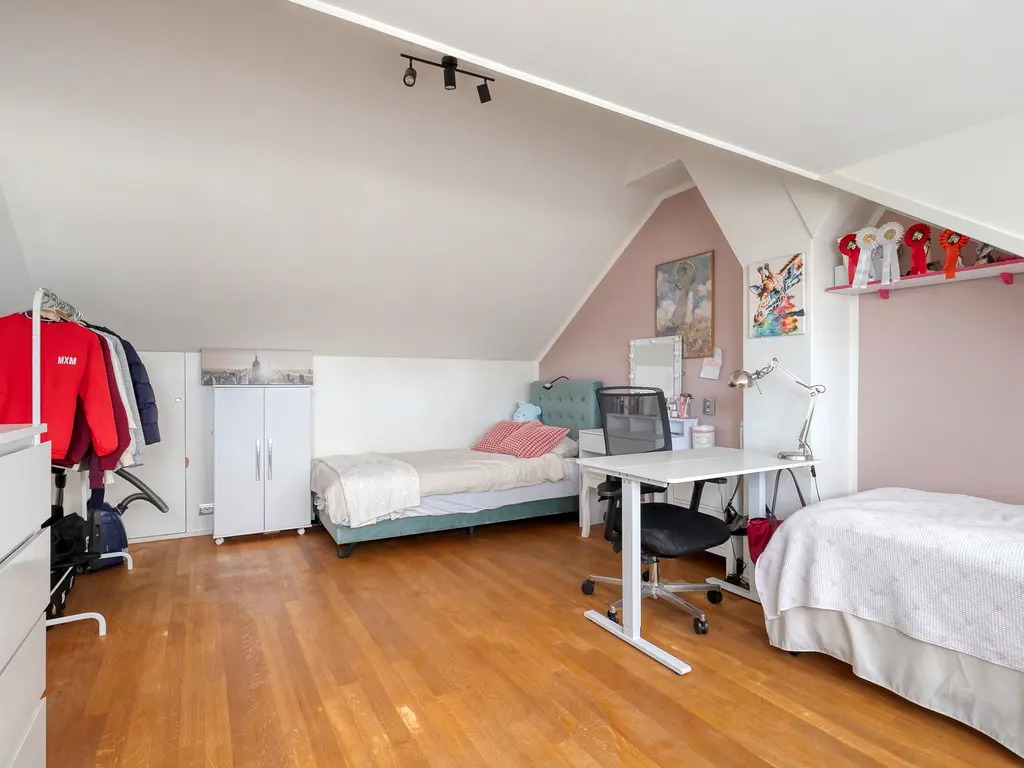 Nicolaas Maeslaan 7, Oegstgeest