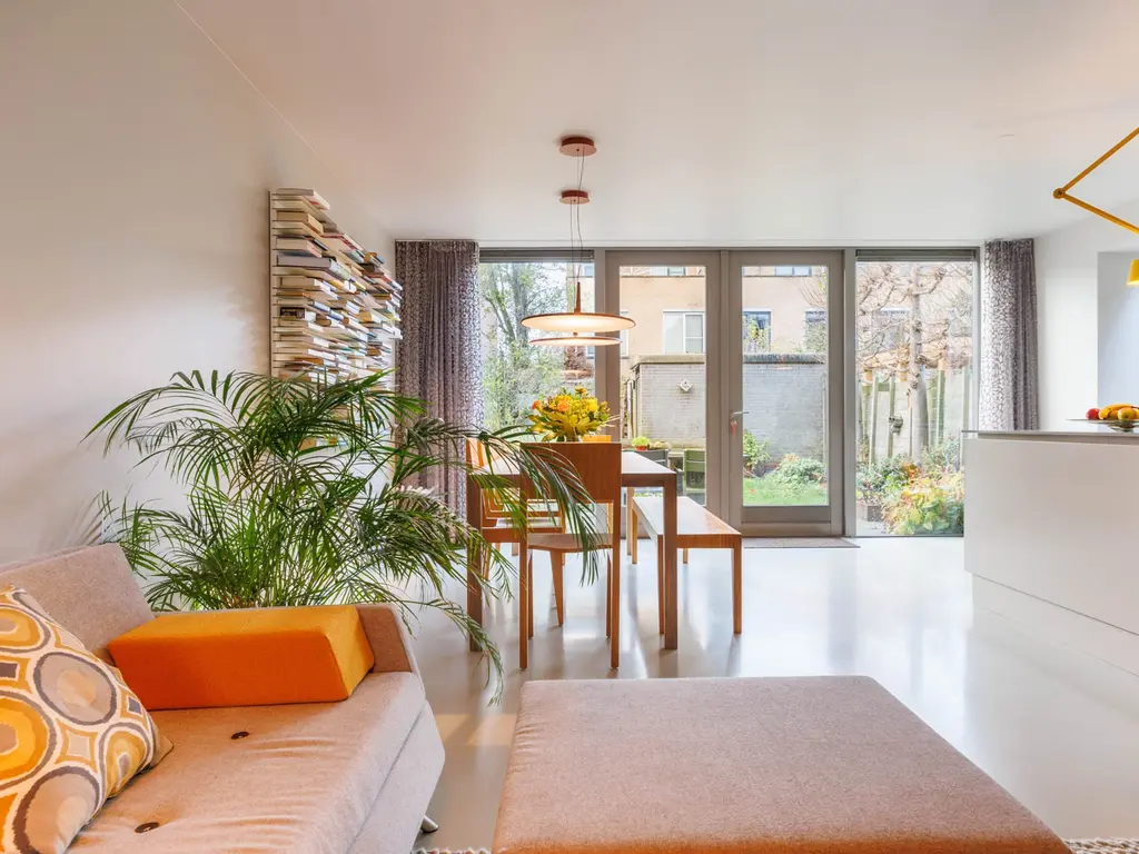 Ann Burtonstraat 12, Leiden