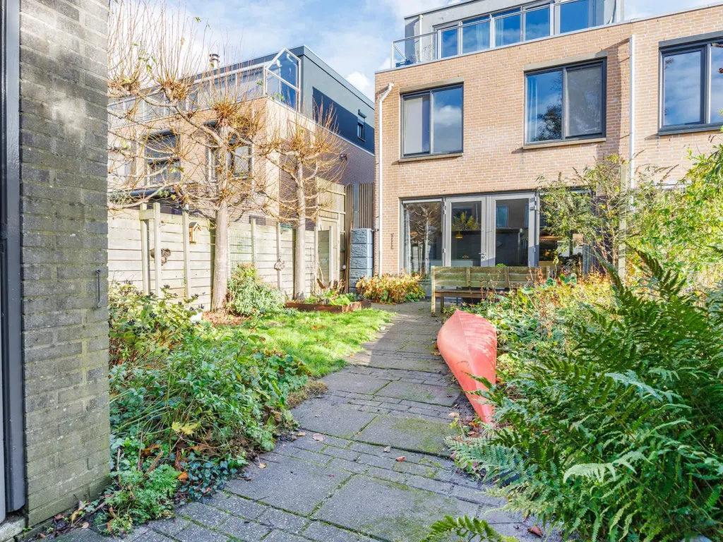 Ann Burtonstraat 12, Leiden