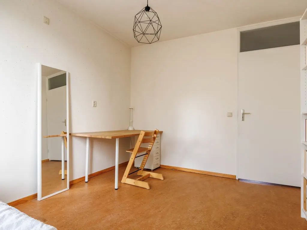 Ann Burtonstraat 12, Leiden