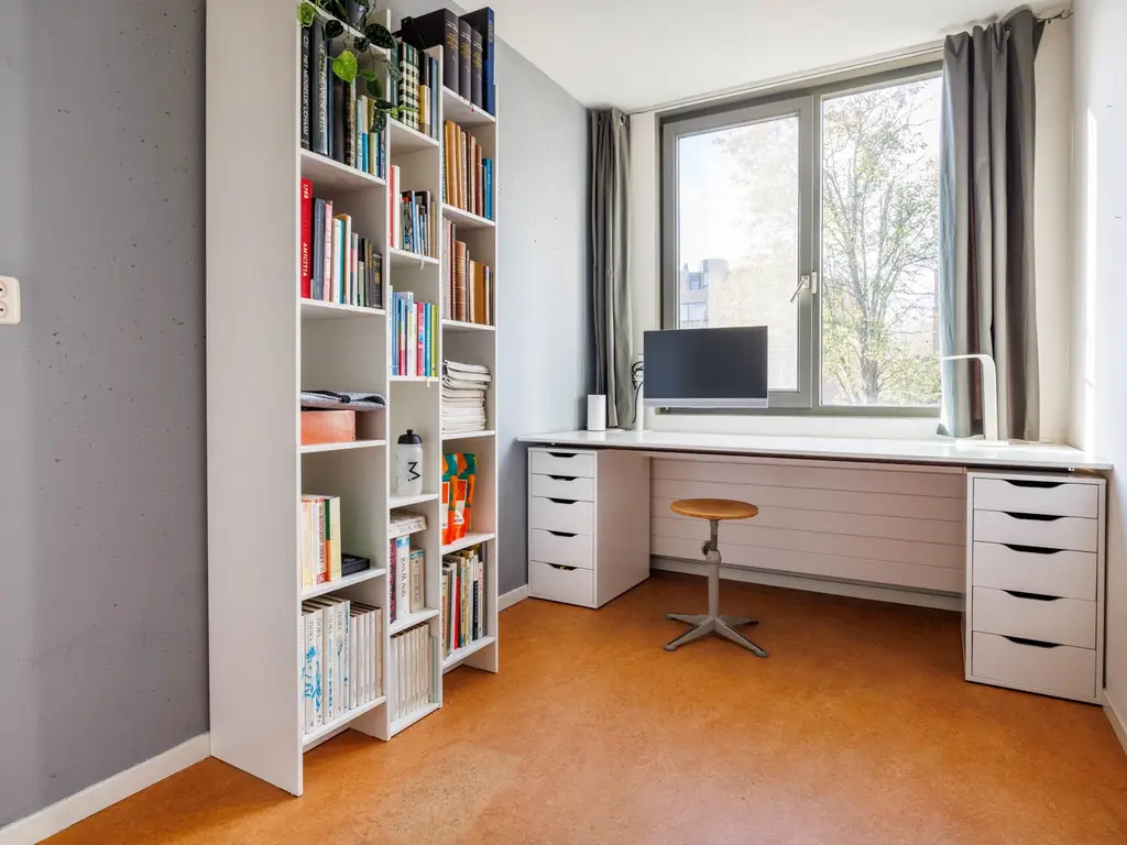 Ann Burtonstraat 12, Leiden