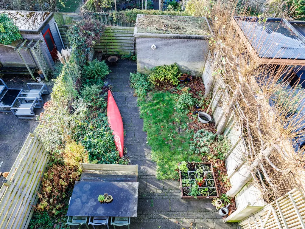 Ann Burtonstraat 12, Leiden