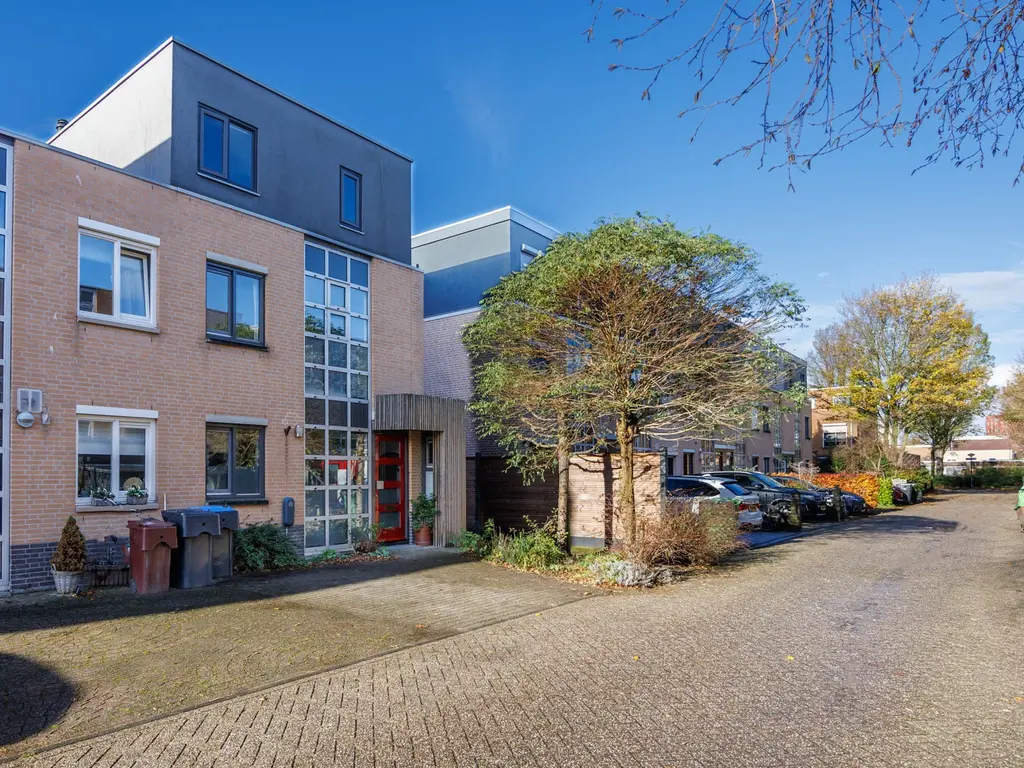 Ann Burtonstraat 12, Leiden