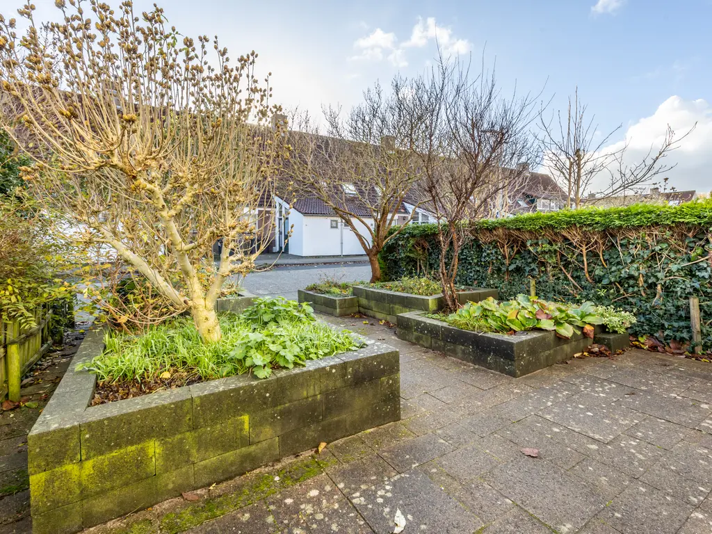 Weerterbos 92, HOOFDDORP