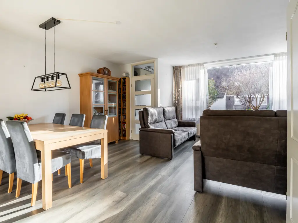 Weerterbos 92, HOOFDDORP