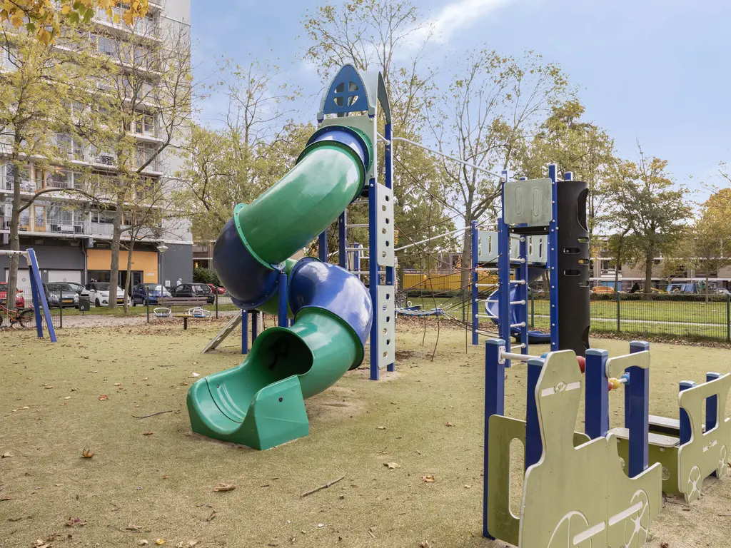 Gradaland 127, 'S-GRAVENHAGE