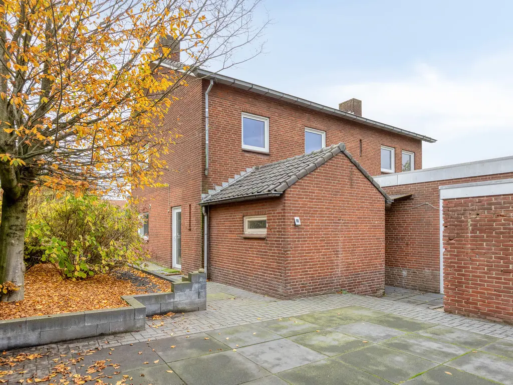 van Nispenstraat 98, GROESBEEK