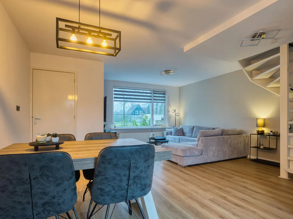 Nachtegaal 55, HOORN