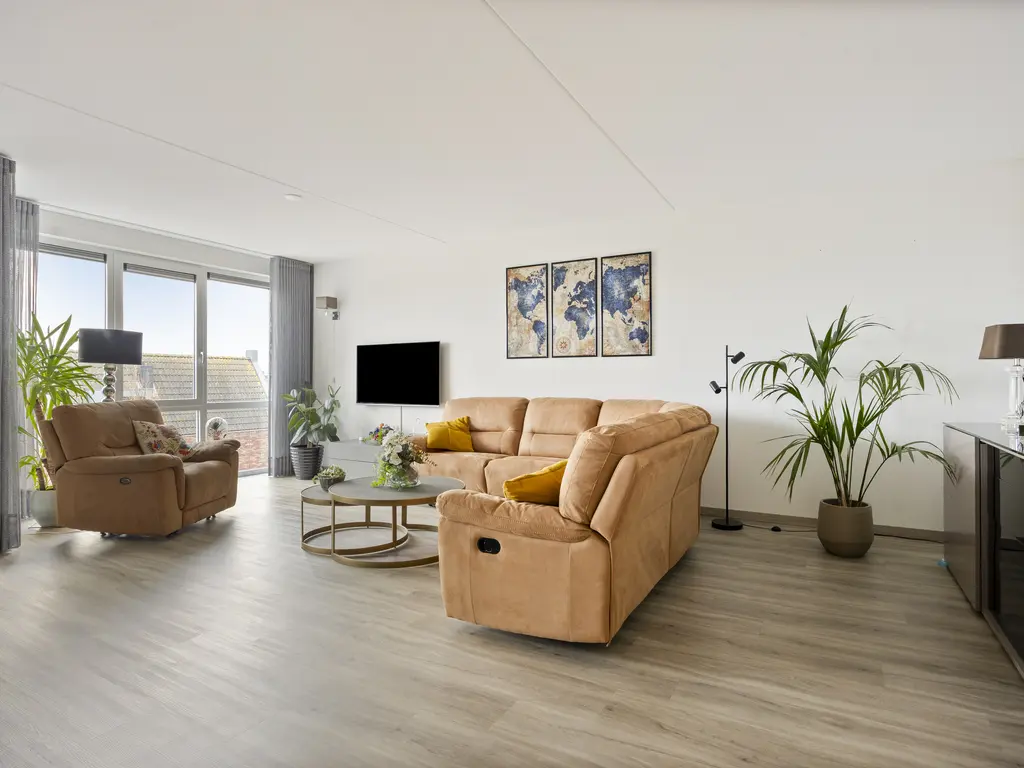 Jan Doustraat 72, ZWAAG