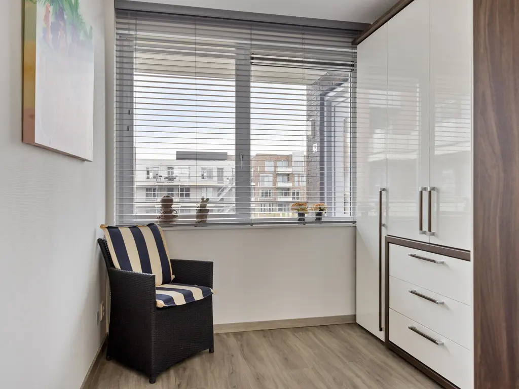 Jan Doustraat 72, ZWAAG