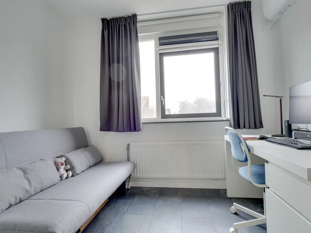 Zeedistel 68, DE MEERN