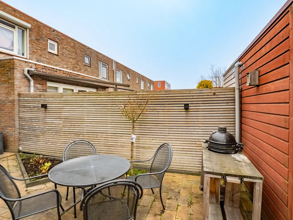 Zeedistel 68, DE MEERN