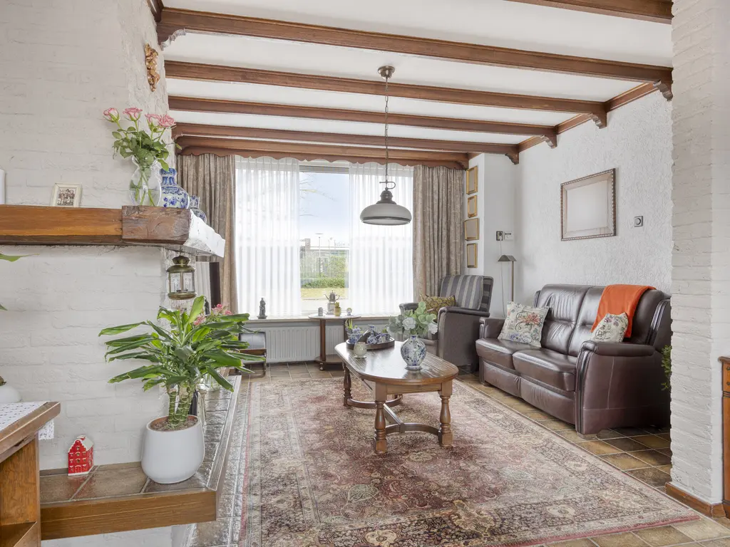 Eikenlaan 28, WAALWIJK