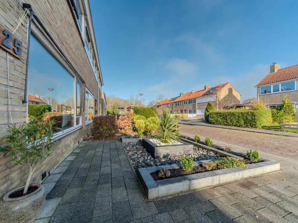 Van Eckstraat 25, WIERINGERWERF
