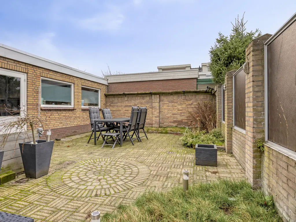 Seringenhof 28, WAALWIJK