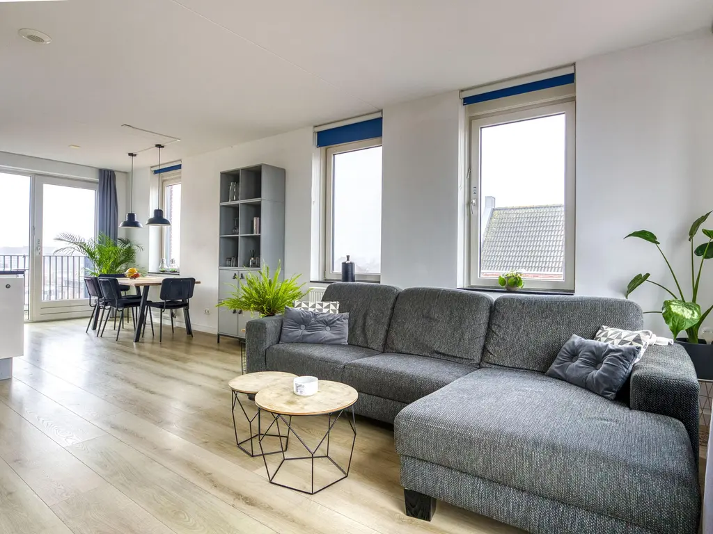 Jan Doustraat 22, Zwaag