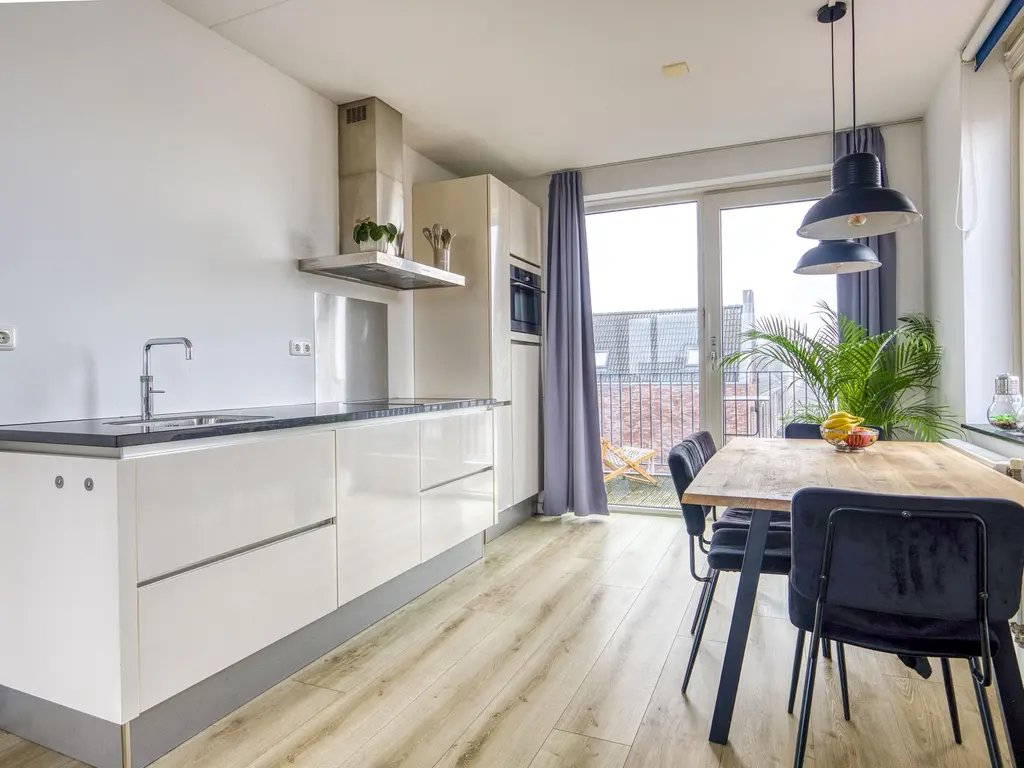 Jan Doustraat 22, Zwaag