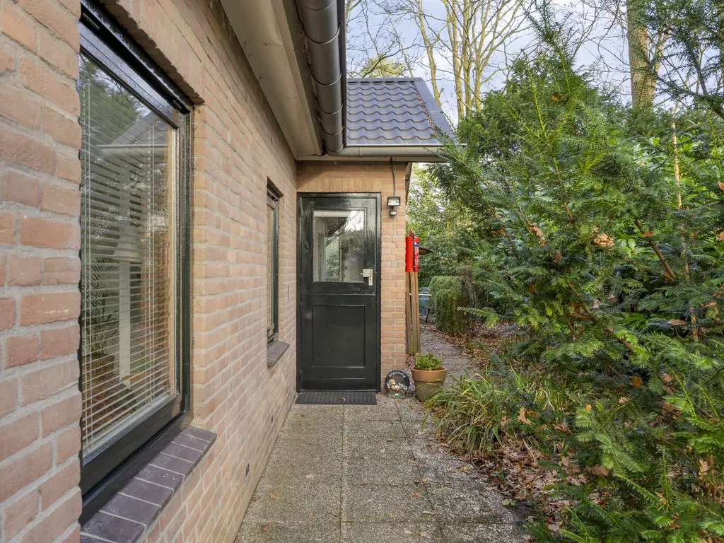 De Stille Wille 146, OOST WEST EN MIDDELBEERS